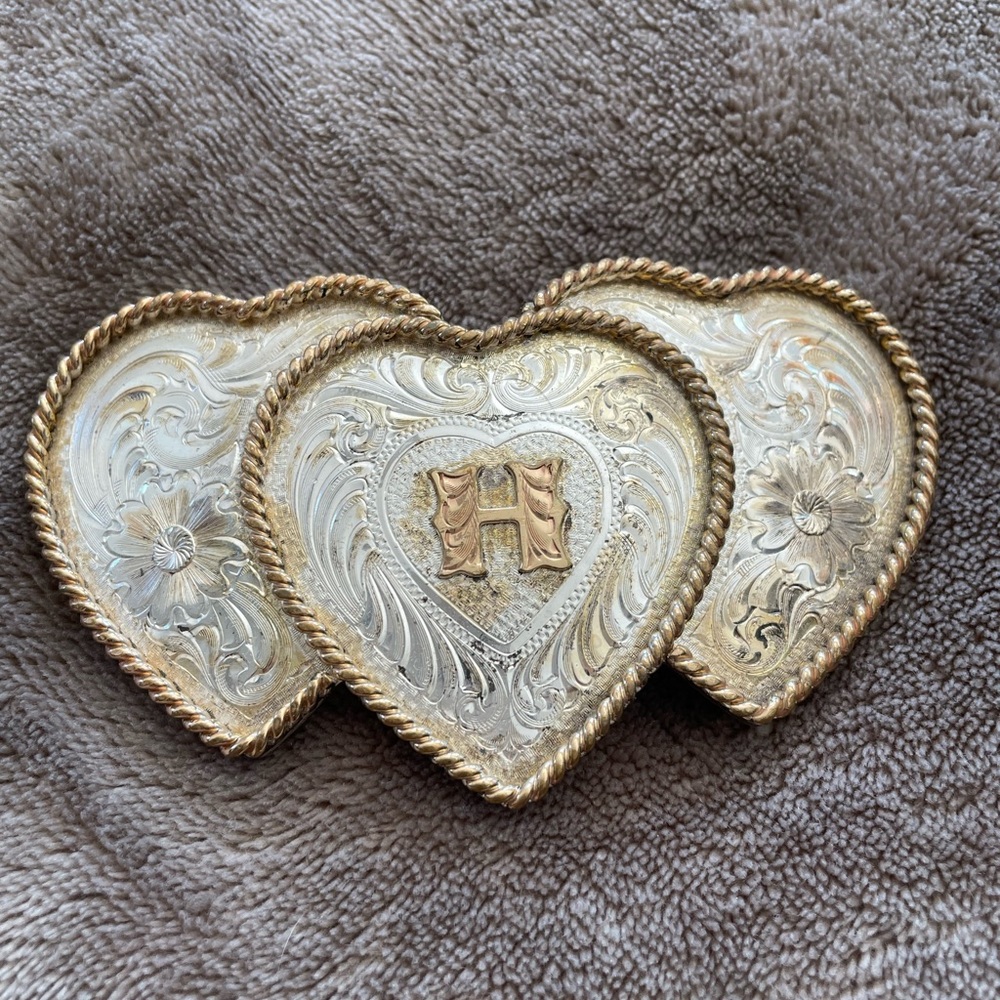Montana Silversmiths H belt buckle